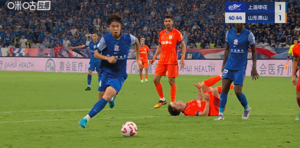中超半场：汪海健角球破门，卡扎伊双响，申花暂2-2泰山