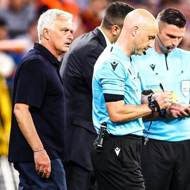 开云体育-【早报】告别的季节