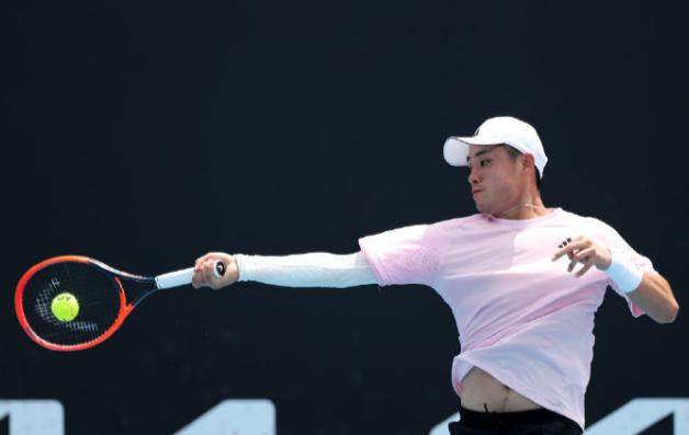 商竣程澳网首胜创多项纪录 吴易昺五盘遭遇复仇