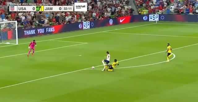 1633690388192077455.jpg 开云官网-拜仁在找莱万接班人?美国18岁中锋世预赛2场3球