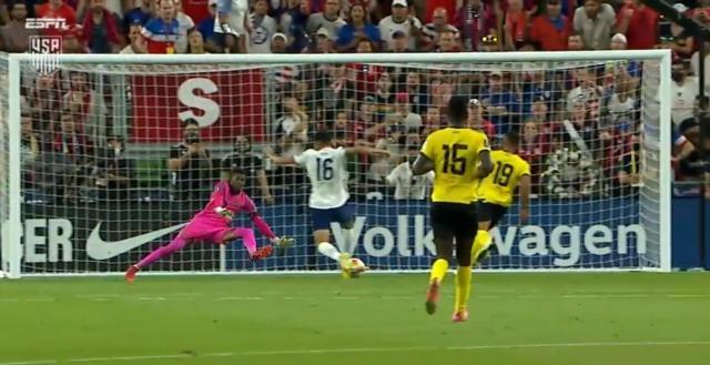 1633690906884079810.jpeg 开云官网-拜仁在找莱万接班人?美国18岁中锋世预赛2场3球