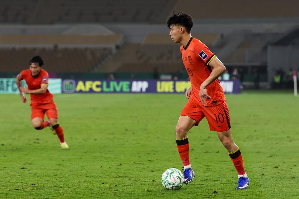 开云在线-遗憾？曝德甲豪门冬窗邀王钰栋！给转会费仍告吹，需降薪超250万