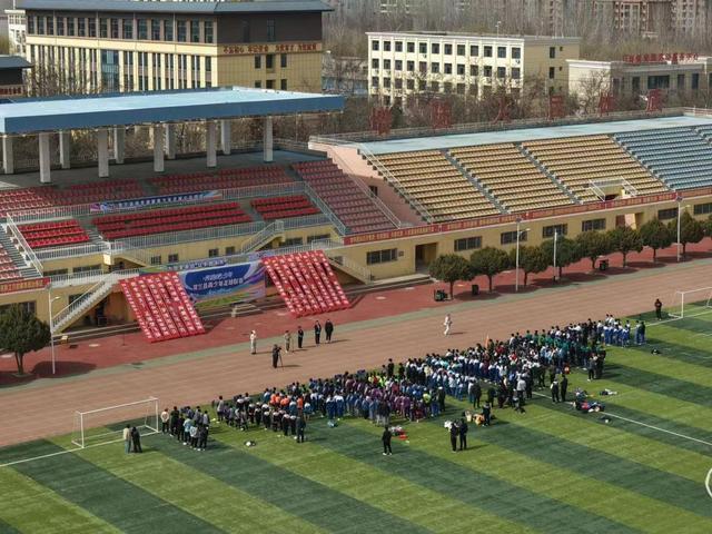 开云下载-宁夏贺兰足球联赛开赛助力少年绿茵成长