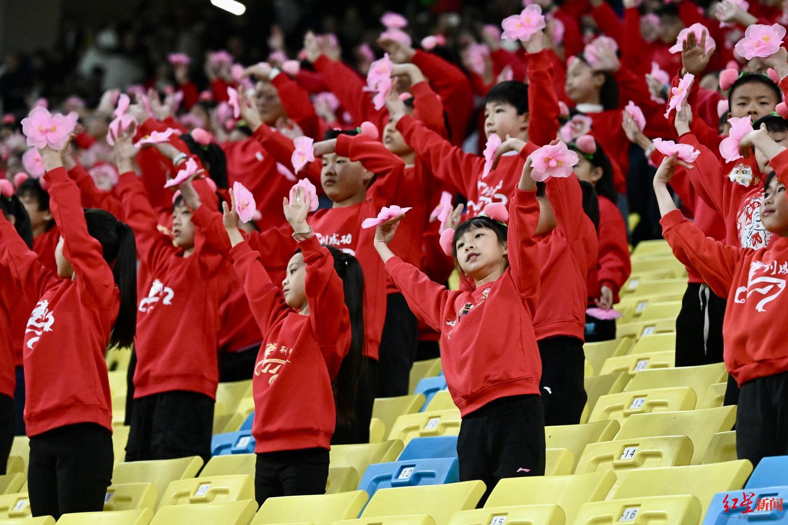 开云-成都蓉城1比0力克海牛，拿下两连胜！罗慕洛角球直接破门技惊四座