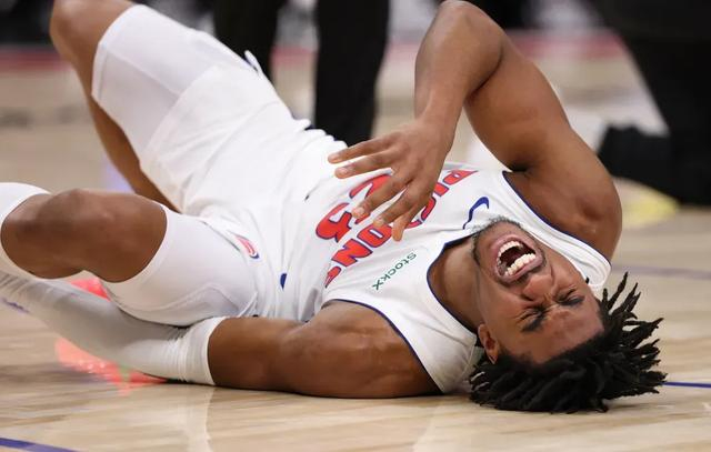 开云下载-突然被裁！5号秀毁了！当年那一滑铲啊|艾维|杰登-艾维|公牛|芝加哥公牛队|杰登·艾维_新浪体育_新浪新闻